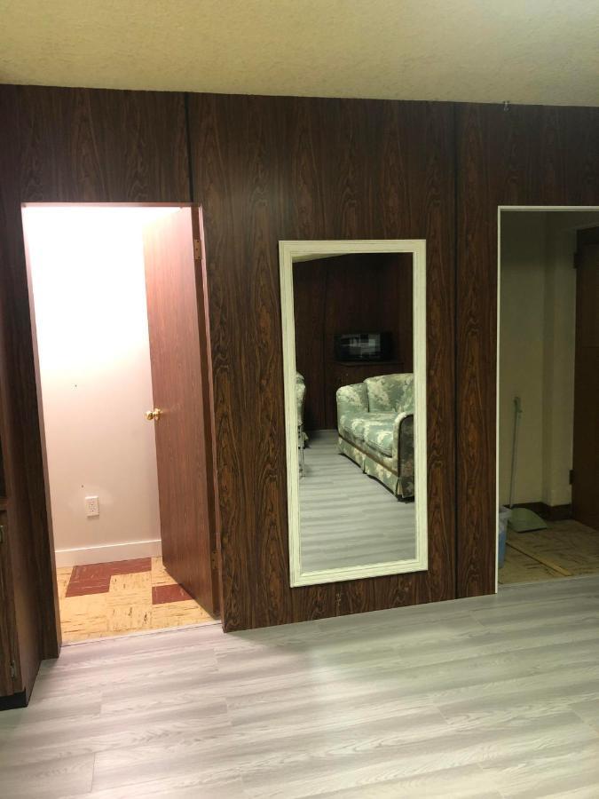 Cozy Guest Home Close To Downtown Vancouver Sights & Subway Station Bagian luar foto