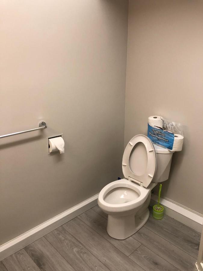 Cozy Guest Home Close To Downtown Vancouver Sights & Subway Station Bagian luar foto